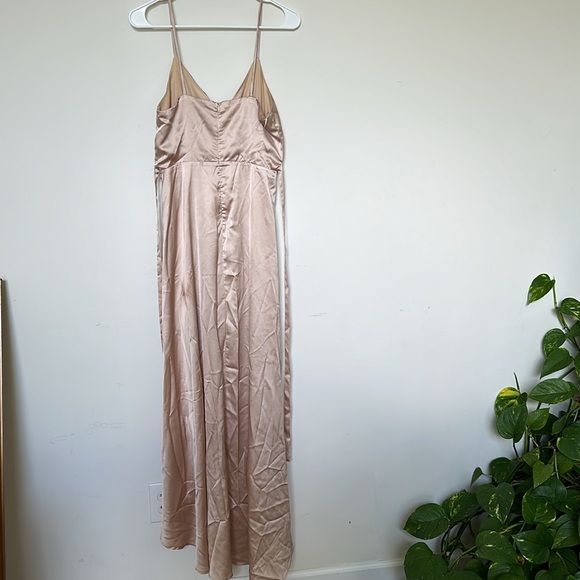 Blush pink satin dress - Picture 3 of 4